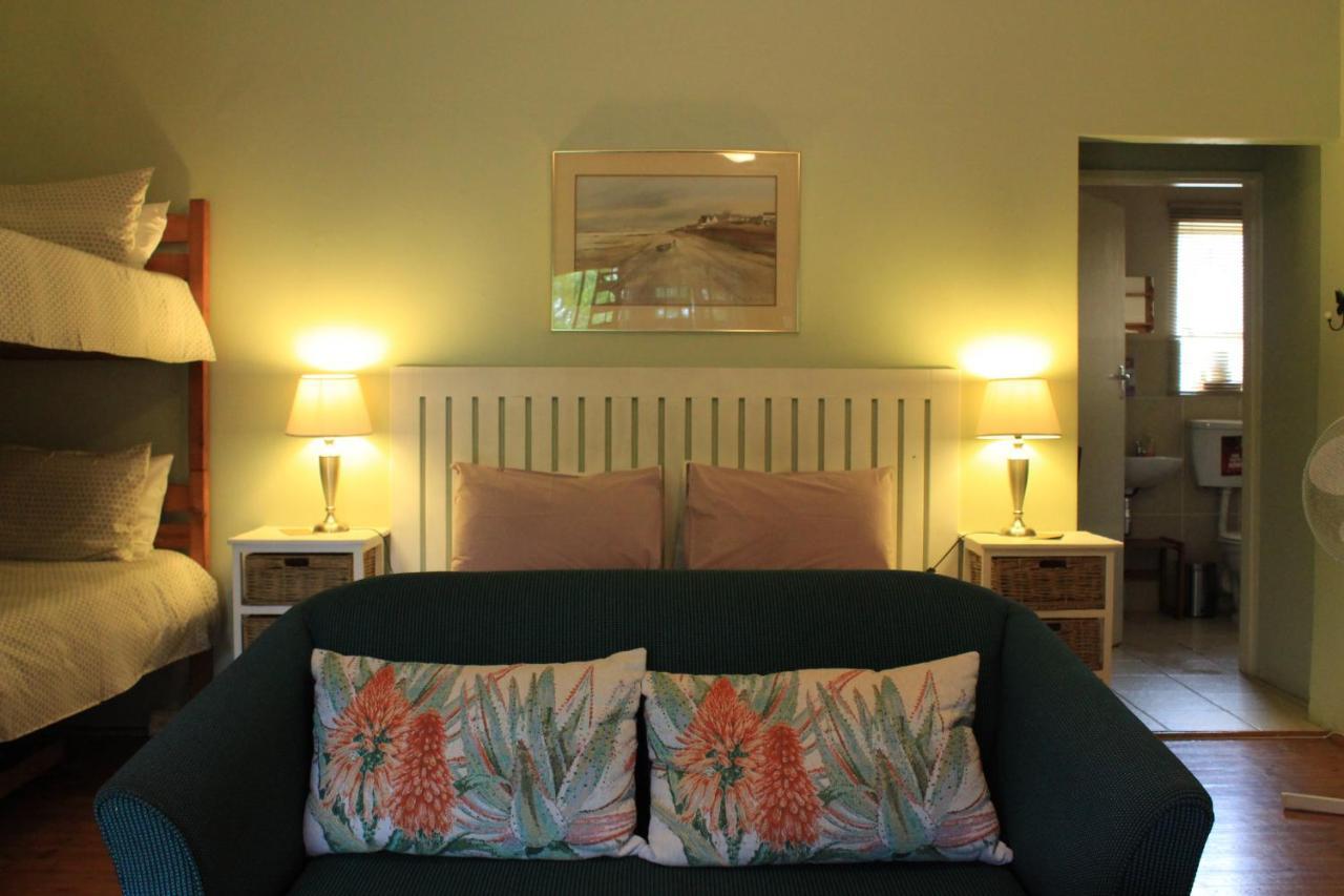 Dempsey'S Self-Catering Guest House Port Elizabeth Ngoại thất bức ảnh