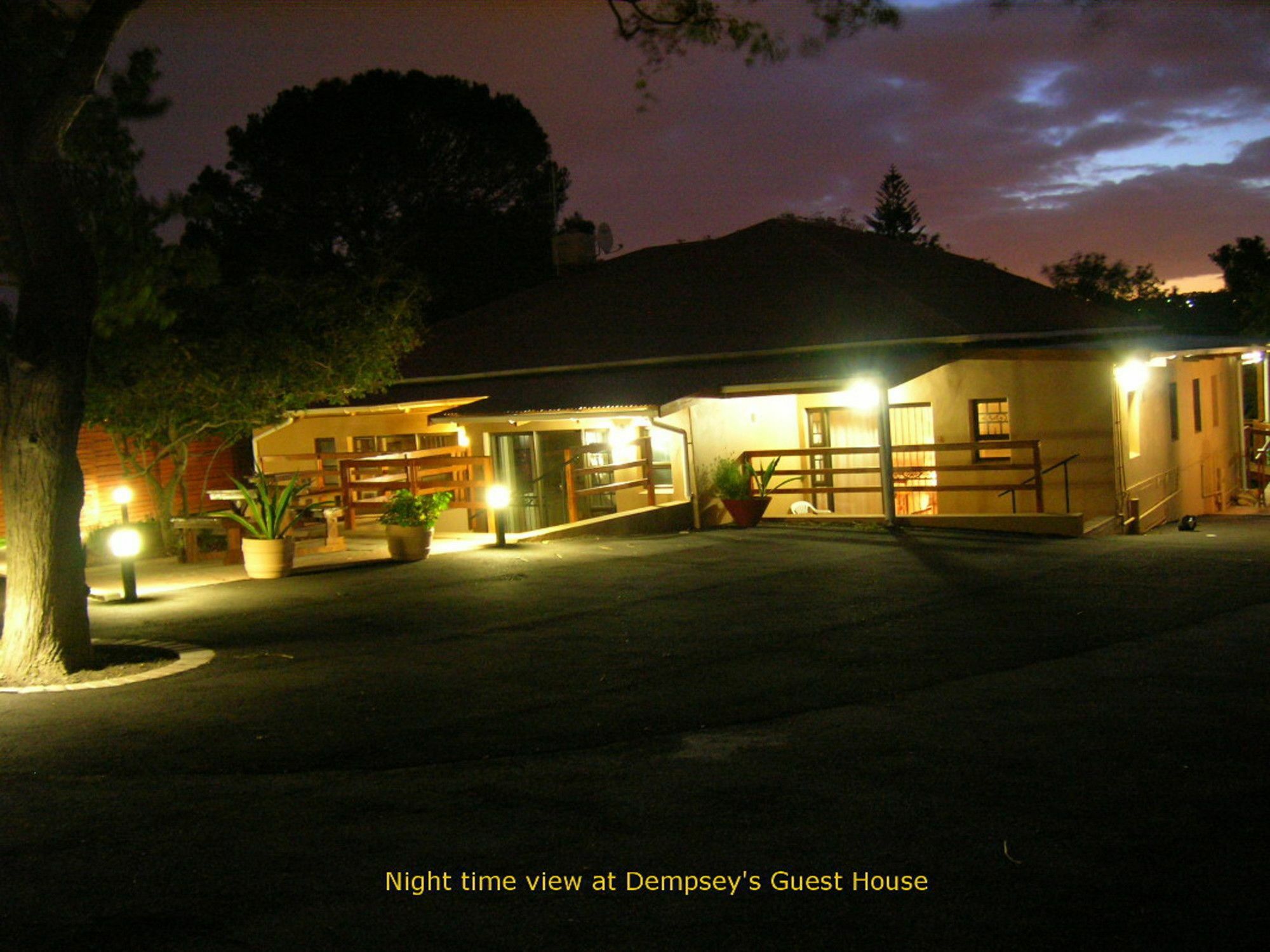 Dempsey'S Self-Catering Guest House Port Elizabeth Ngoại thất bức ảnh