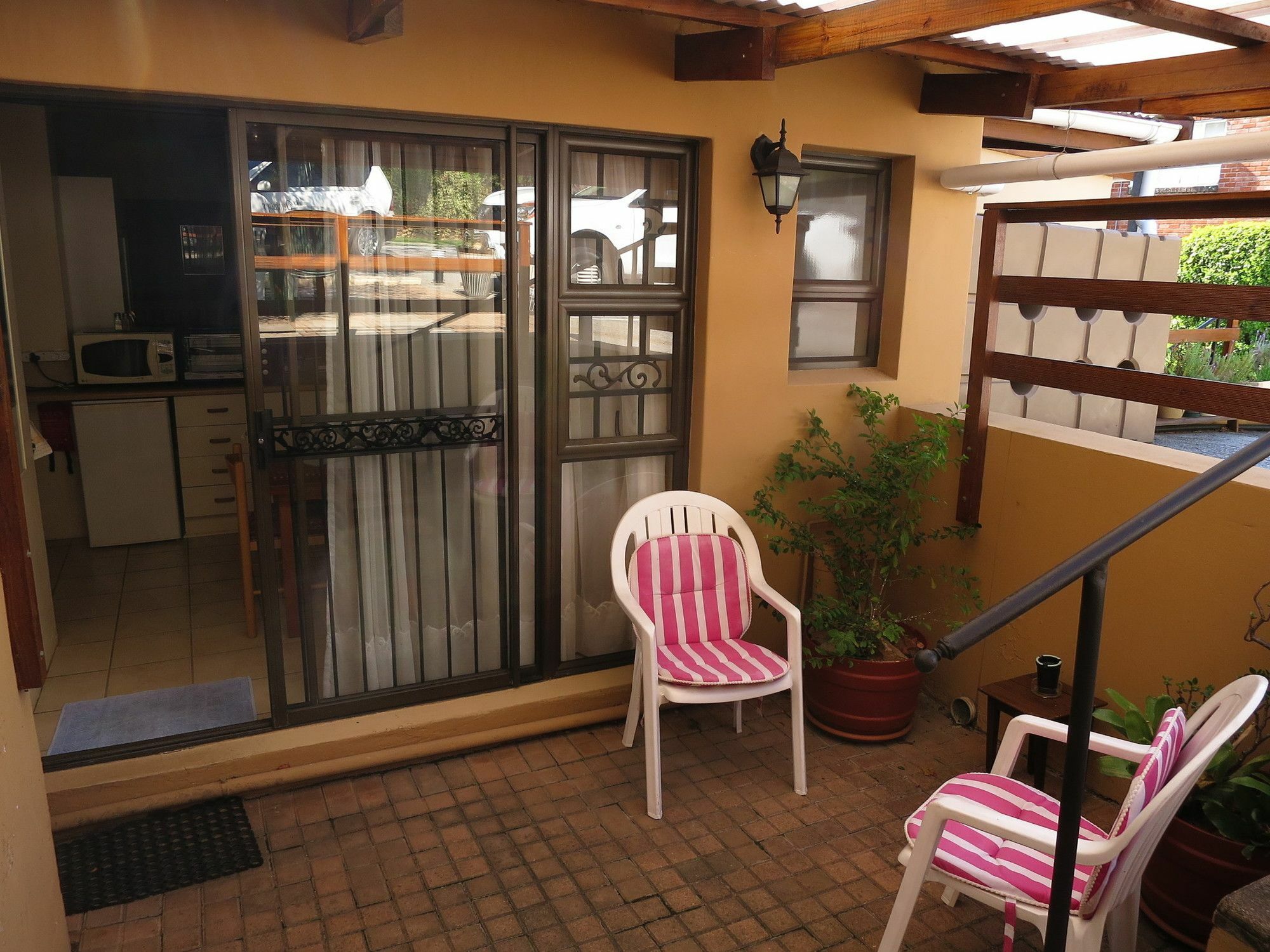 Dempsey'S Self-Catering Guest House Port Elizabeth Ngoại thất bức ảnh