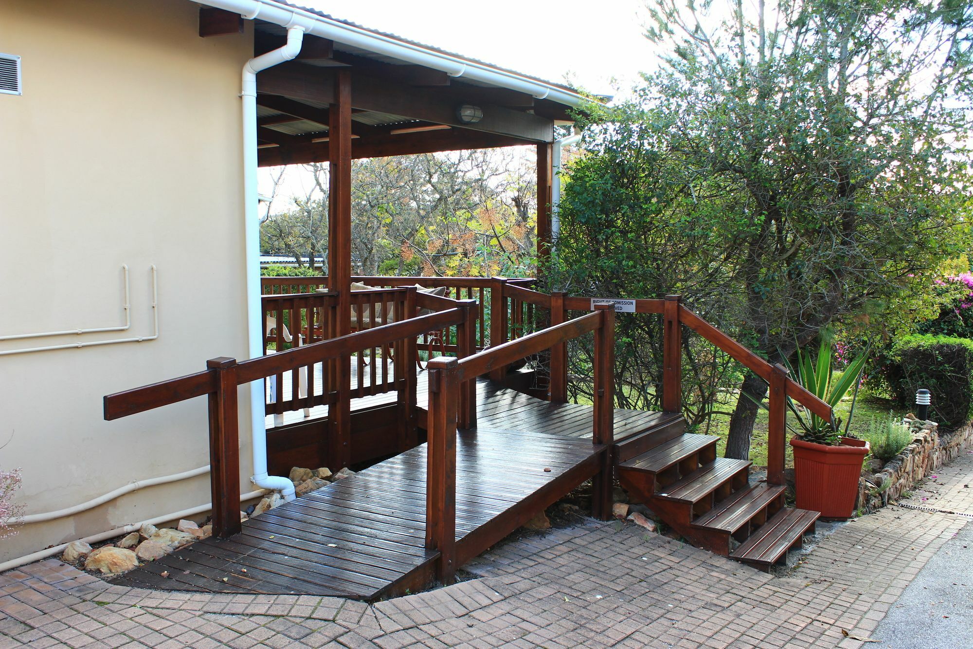 Dempsey'S Self-Catering Guest House Port Elizabeth Ngoại thất bức ảnh